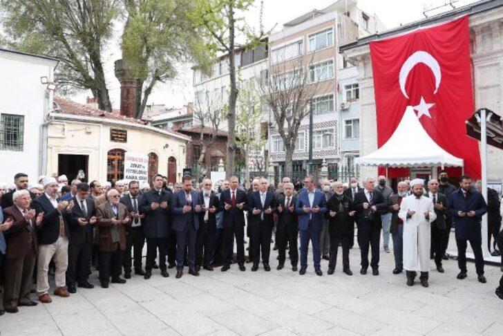 İstanbul'da 'Hırka-i Şerif' kuyruğu!  2 yıl aradan sonra yeniden ziyarete açıldı G1