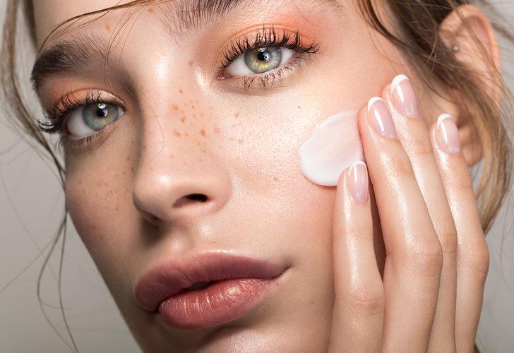 Dikkat! Makyajınızda bunları yapmanız cilt kanserine neden oluyor  G4