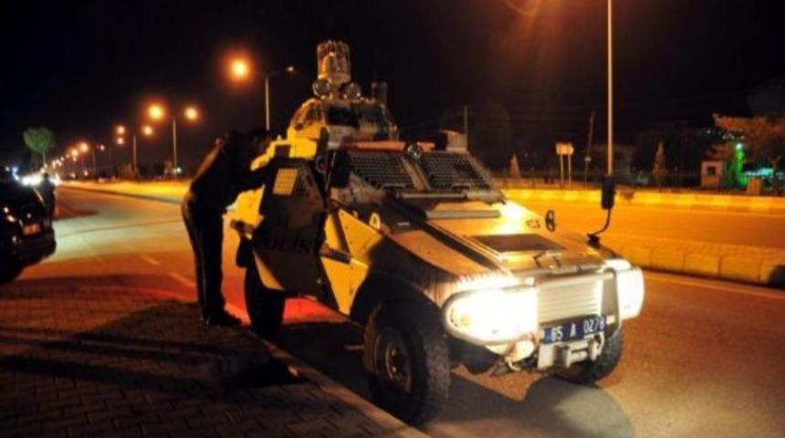 Van'da n&ouml;bet kulubesindeki polislere silahlı saldırı