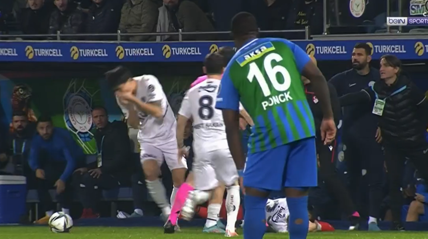 Son dakika: Rizespor - Fenerbahçe maçında 35. saniyede kırmızı kart! Fabricio Baiano yumruk attı...