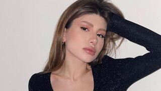 Cesur paylaşımı tozu dumana katmıştı! Fenomen Şeyda Erdoğan'dan iç çamaşırlı poz!