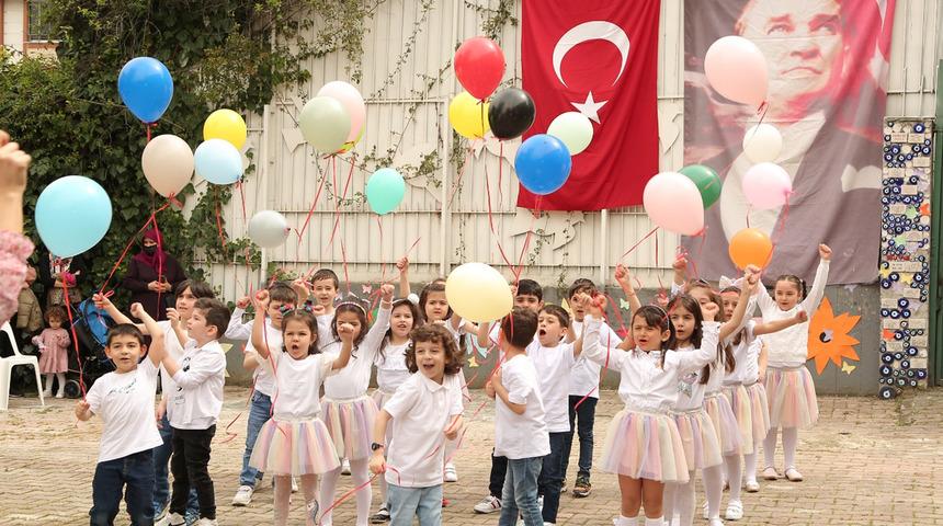 Esenyurt Şirinler Anaokulu’nda 23 Nisan coşkusu