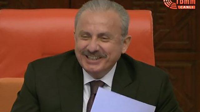 TBMM'de 23 Nisan özel oturumu şenliğe döndü! Mustafa Şentop'un esprisi kahkahalara boğdu