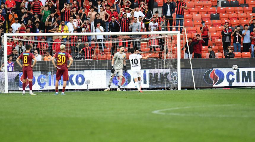 Son dakika: Göztepe küme düştü, tarihi anlar yaşandı! Böylesini görmediniz...