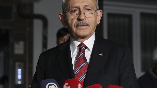 Kemal Kılıçdaroğlu, elektriği kesilen aileyi ziyaret etti! 'Beni duygulandıran, derinden üzen...'
