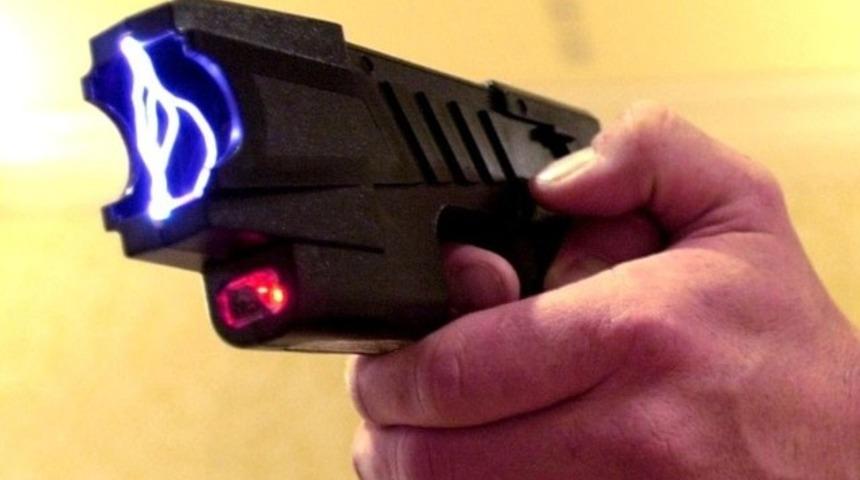 Kore Havayolları'ndan mürettebata "şok tabancası" izni