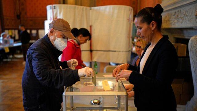 Fransa’da Halk Sandık Başında