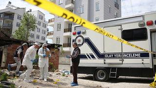 Çocuklarının gözü önünde dehşet saçtı! Yardım isterken eşinin boğazını kesmiş