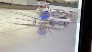 Bu nasıl bir kaza! Sahibinin çağırdığı Tesla, 3.5 milyon dolarlık özel jete çarptı