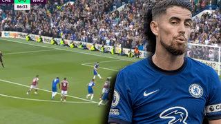 Jorginho'dan skandal penaltı! Maçın spikeri çılgına döndü! ''En kötü penaltılardan biri...''