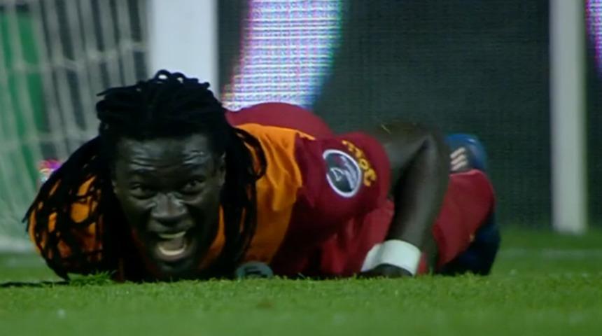 Ne yaptın sen Gomis! İstenmeyen adam ilan edildi, hakaret yağıyor...