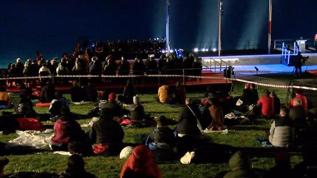 Anzak Koyu'nda geleneksel 'şafak ayini'! İki yıl aradan sonra...