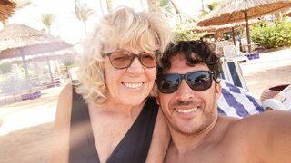 Aralarında 46 yaş fark var! Sosyal medyanın fenomen çifti eleştirilere sert cevap verdi