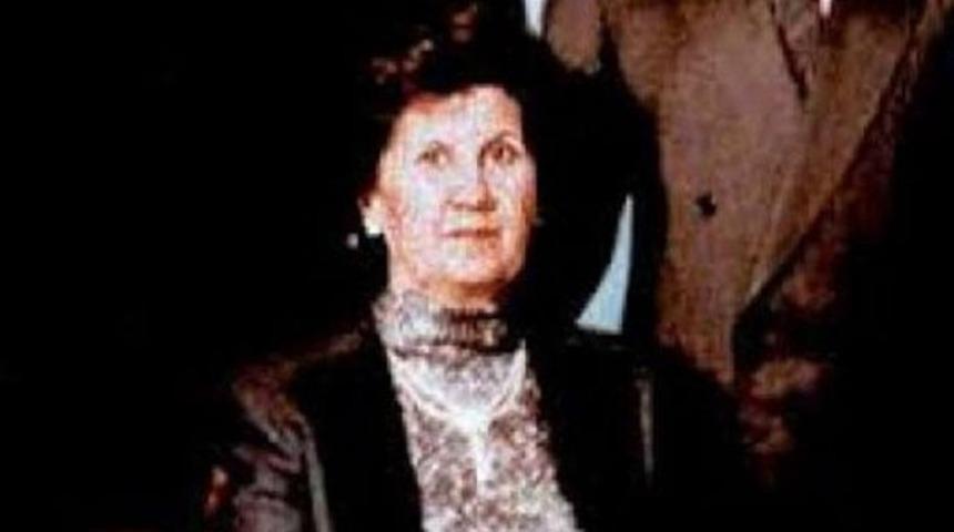 Esad'ın annesi Enise Mahluf &ouml;ld&uuml;