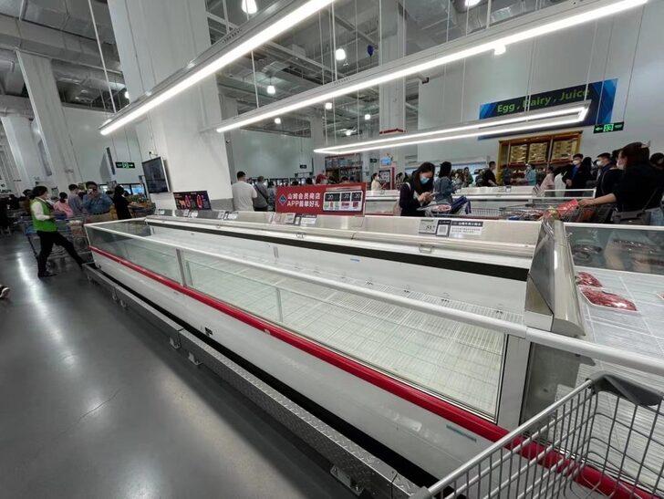 Koronavirüs geri mi geliyor? Çin'de büyük panik! Vakalar arttı, yeniden kapanma endişesi rafları boşalttı G5