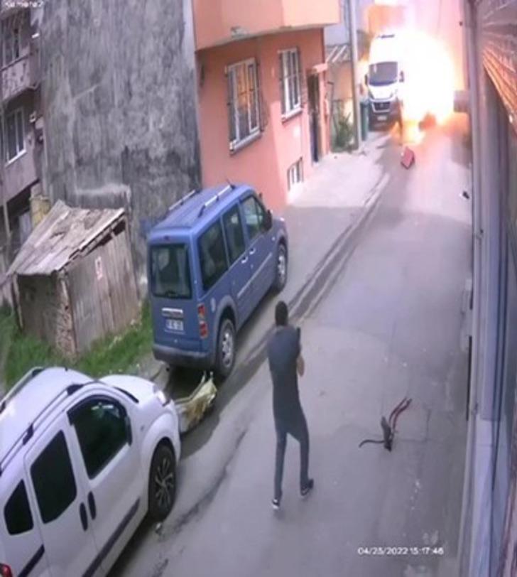 Evlerin arasına düşmüştü! Bursa'da uçağın düşme anı kamerada G2