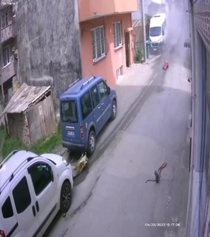 Evlerin arasına düşmüştü! Bursa'da uçağın düşme anı kamerada G5