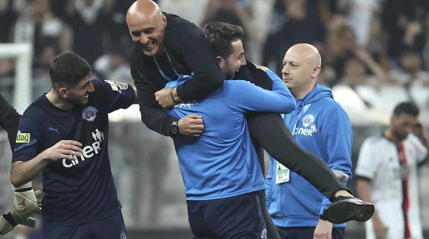 Kasımpaşa'nın hocası Sami Uğurlu: "Yeterli mi, elbette değil"