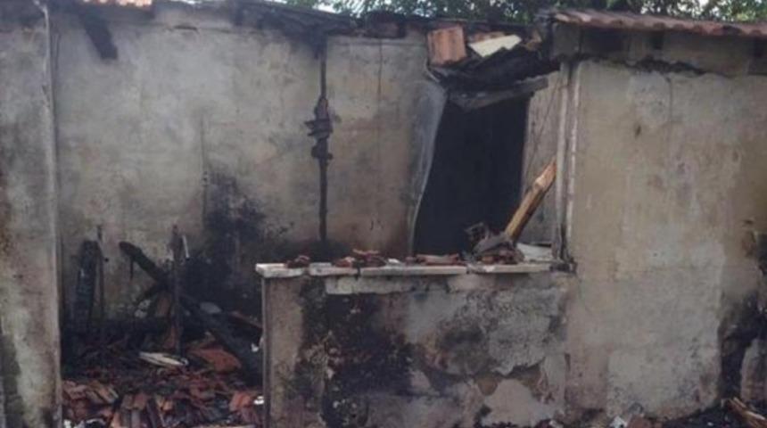 Avşa'da yıldırım düşen restoran bu hale geldi