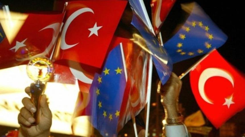 Times: AB, Türkiye'nin üyelik süreci saçmalığını bitirmeli