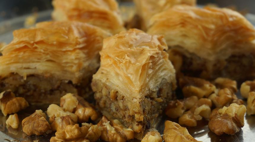 Herkes bunun lezzetini konuşacak! Bayramda kolayca yapacağınız baklava tarifi 