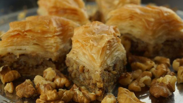 Herkes bunun lezzetini konuşacak! Bayramda kolayca yapacağınız baklava tarifi 