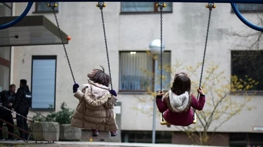 Almanya'ya sığınan 9 bin çocuk kayıp: #WhereAre9000ChildrenGermany