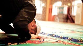 Kadir Gecesi namazı var mı? Kadir Gecesi namazı nasıl kılınır? Kadir Gecesi kaç rekat hangi dualar okunur?