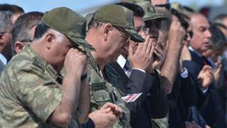 Ağlamasını eleştirenlere: Densiz