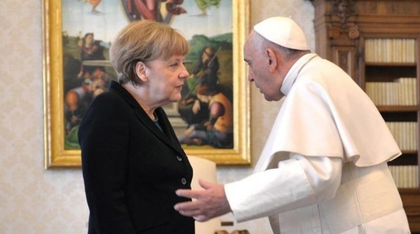 Papa&rsquo;dan &lsquo;Merkel&rsquo; itirafı