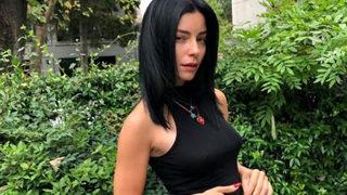 Merve Boluğur sabah erkenden denize koştu! Bomboş lütfen gelmeyin