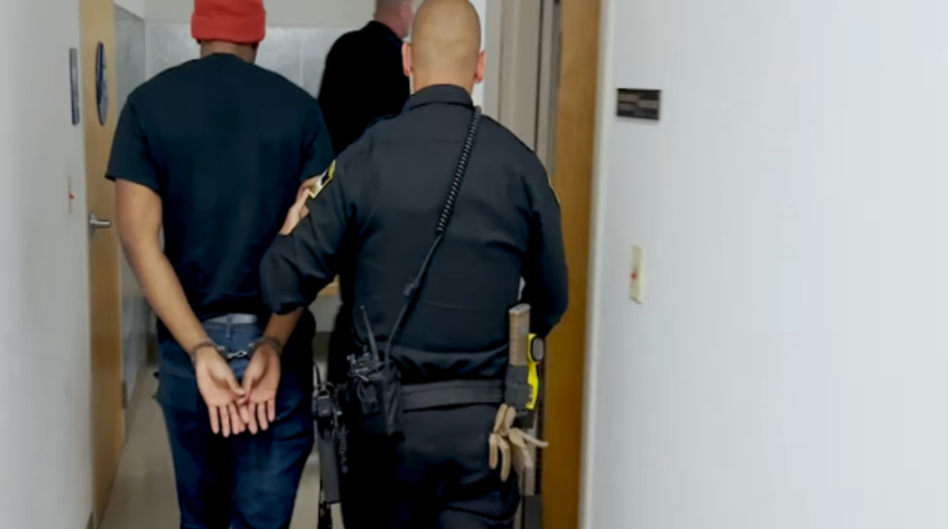 Kadın kılığına girerek erkek çocuklarını kandırdı! Telefonunda 80’den fazla çocuğun cinsel içerikli görüntüleri ortaya çıktı