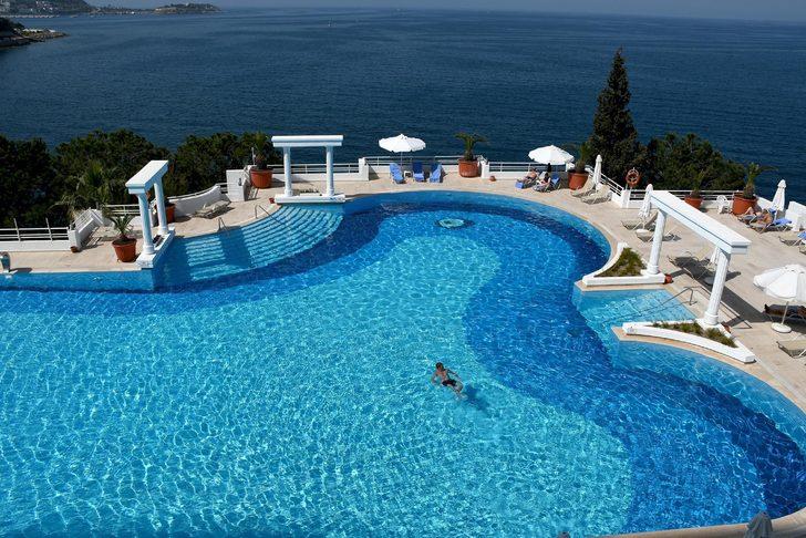 Kuşadası’nda bayram öncesi doluluk yüzde 80’e ulaştı! Turistlere uyarı geldi: Yer kalmayabilir  G4