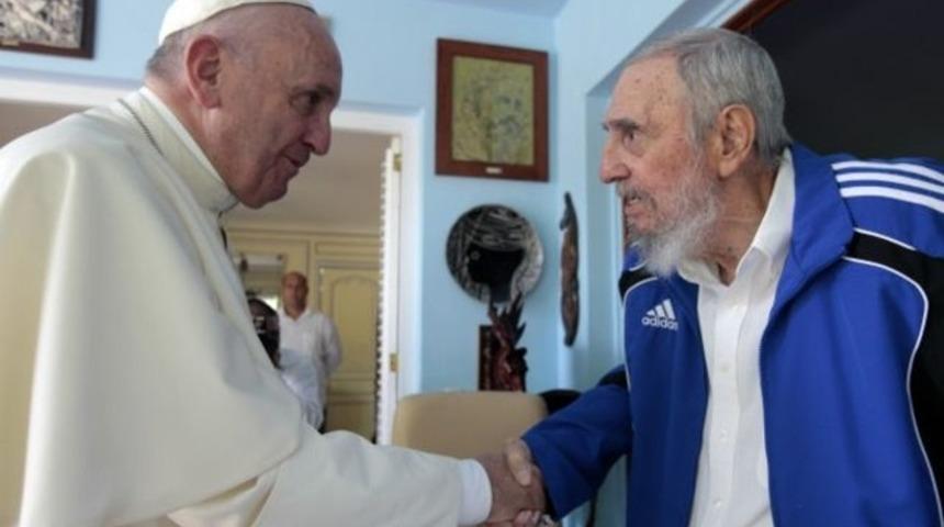 Papa, Havana'da Fidel Castro ile görüştü