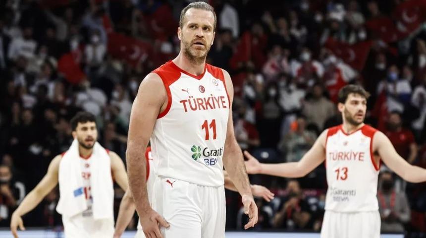 Bahçeşehir Koleji basketbol takım kaptanı Oğuz Savaş kimdir? Oğuz Savaş nereli ve kaç yaşında? Hangi takımlarda oynadı?