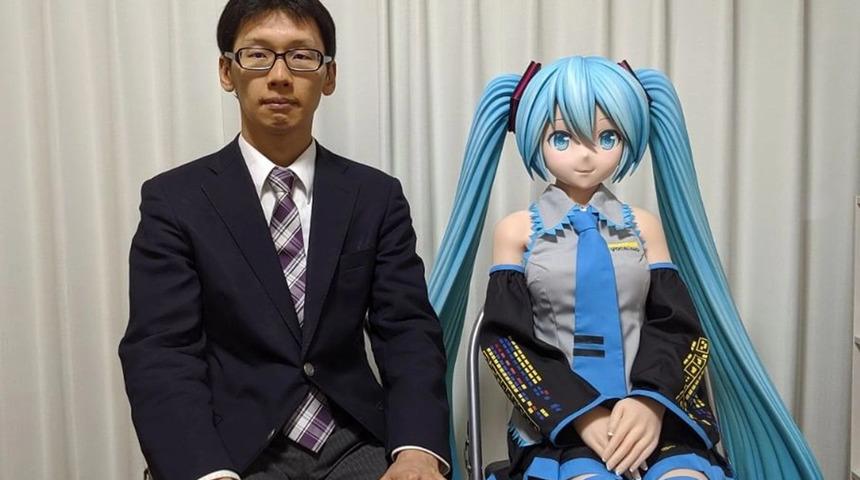 Hologramla evlenen 'fiktoseksüel' adamın aşkı şaşırtıyor! Dört yıllık evlilikte dönüm noktası