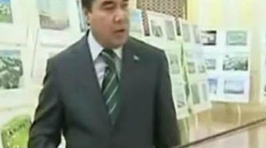 T&uuml;rklere hakaret yağdırdı