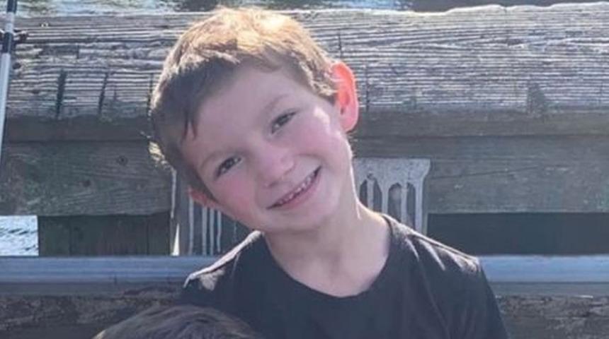 Küçük zorba dehşete düşürdü! Benzine bulanmış tenis topuyla ateşe verip yanmasını izledi