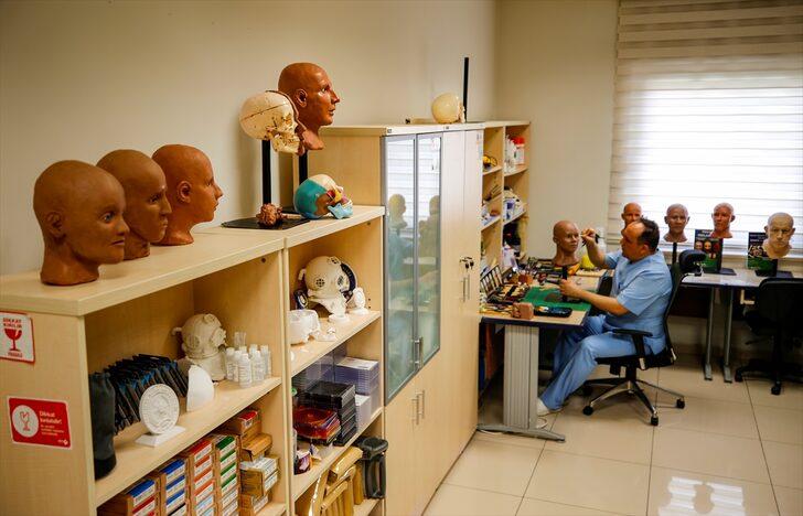 Yeniden yüzlendirme ve adli yaşlandırmayla olayların aydınlatılmasına katkı sağlıyorlar G4