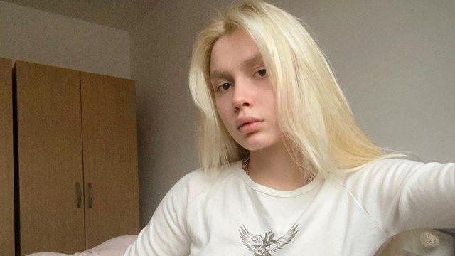 Aleyna Tilki'den iç çamaşırlı poz! Bebek misin?