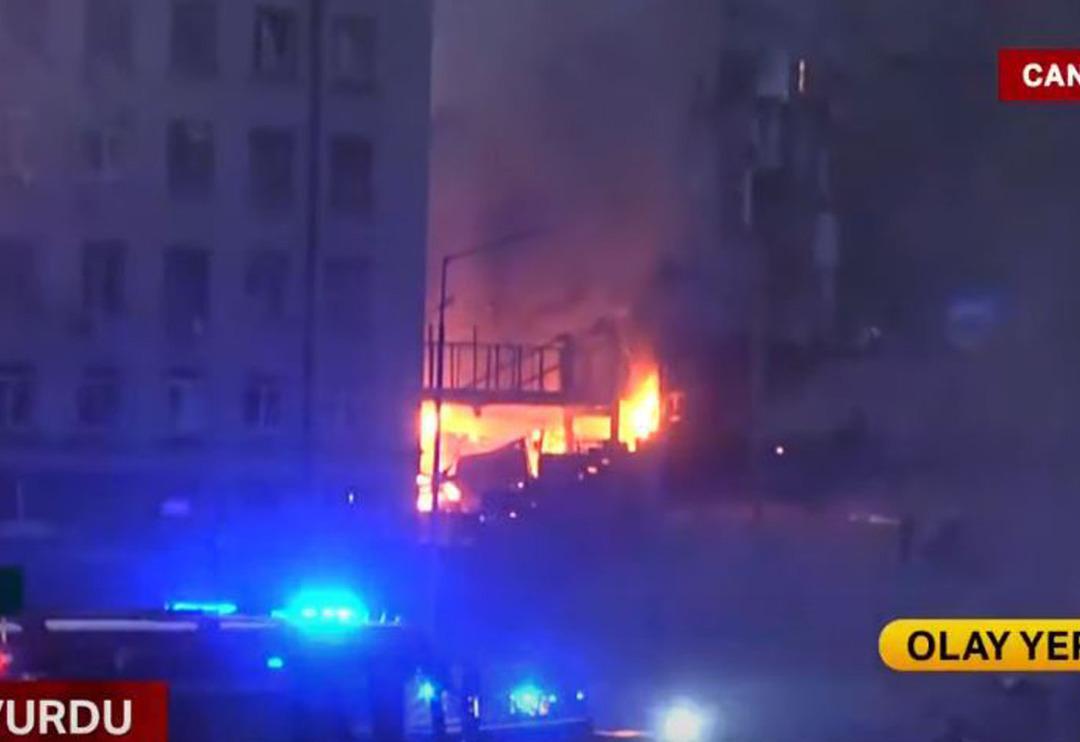 SON DAKİKA | Rusya Kiev'i vurdu: Şehir merkezinde şiddetli patlama! Bir apartman...