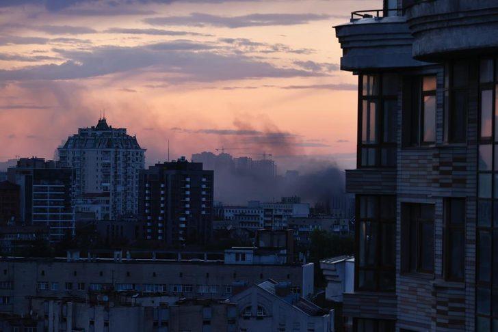 SON DAKİKA | Rusya Kiev'i vurdu: Şehir merkezinde şiddetli patlama! Bir apartman... G1
