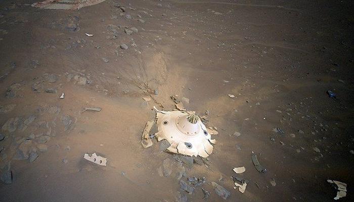 125 km hızla Mars'ın yüzeyine çarpmıştı! NASA, paraşütün görüntülerini yayınladı