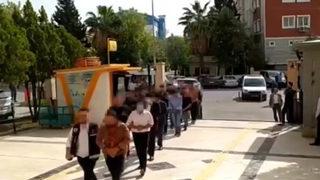 Yabancı uyruklulara sahte belgelerle oturum ve çalışma izni! Aralarında kamu görevlileri de var