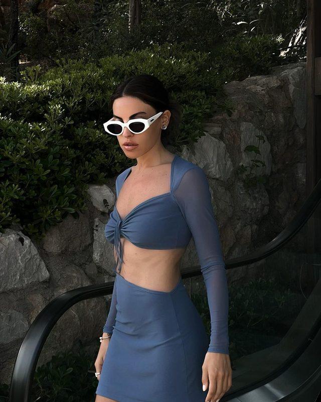 Survivor Avatar Atakan'ın eşi Serap Korkmaz dar elbisesiyle paylaşım yaptı! Karın kasları dikkat çekti