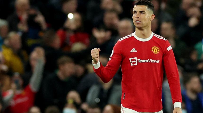 Son dakika: Cristiano Ronaldo, Manchester United'dan kovuluyor! Yeni takımı şaşırttı...