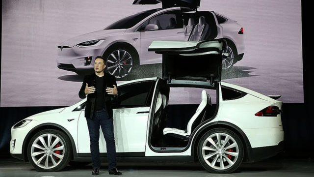 Musk'ın Tesla hakkındaki tweetleri şirketin değerini etkiliyor