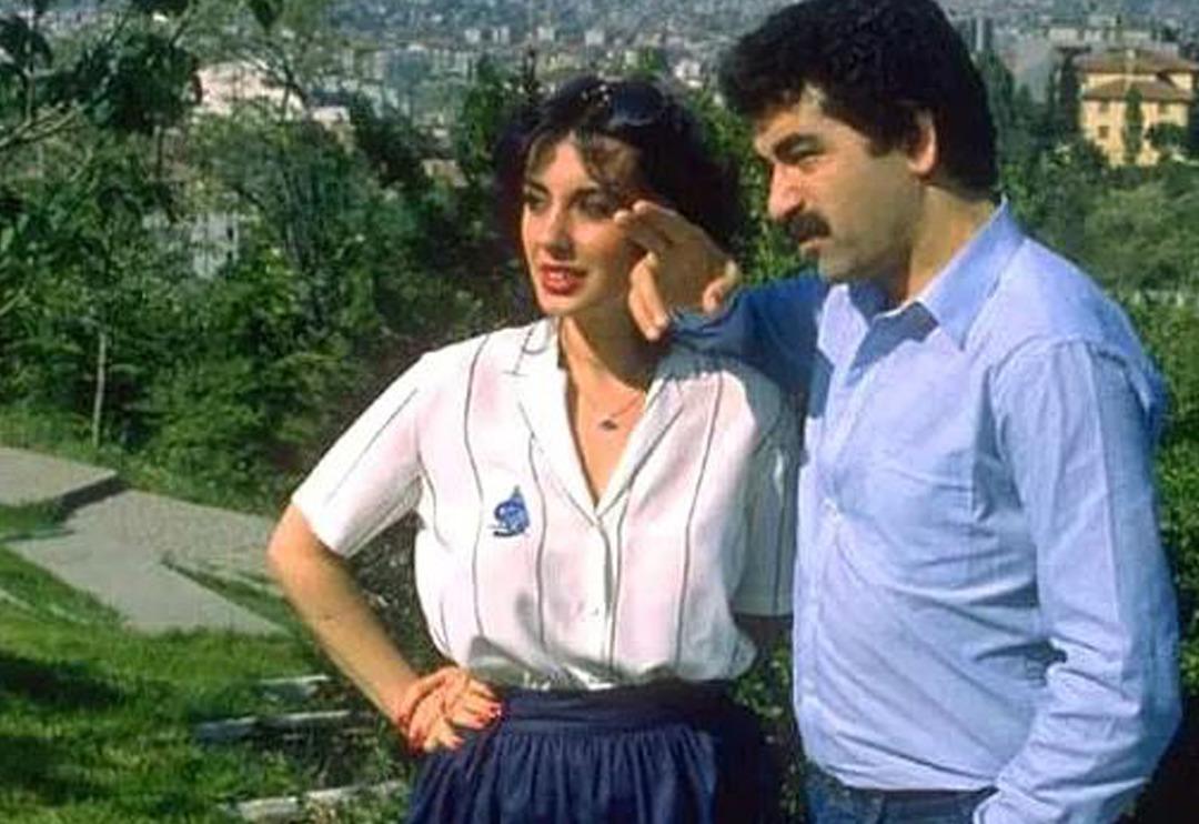 İbrahim Tatlıses ve Perihan Savaş'ın kızı Melek Z&uuml;beyde erkek kardeşlerini paylaştı