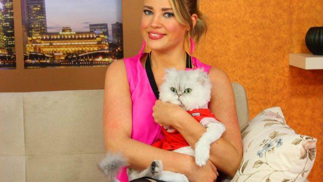 2. Sayfa konuğu Esra Sönmezer kimdir? Esra Sönmezer'in kedisi neden öldü?