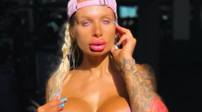 Silikonları duşta patlayan yetişkin film yıldızı akıllanmadı! Estetik ameliyatı için kolları sıvadı: Daha büyüğünü...